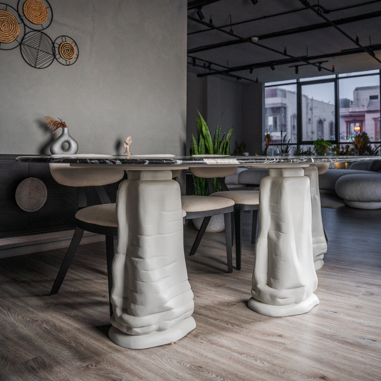 PLURE Dining Table