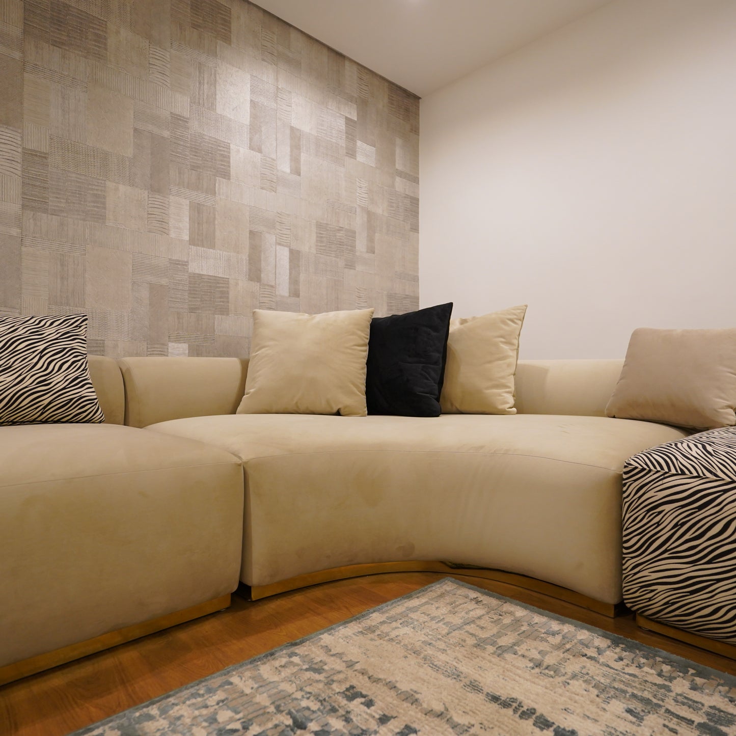 GLORIA Living Room