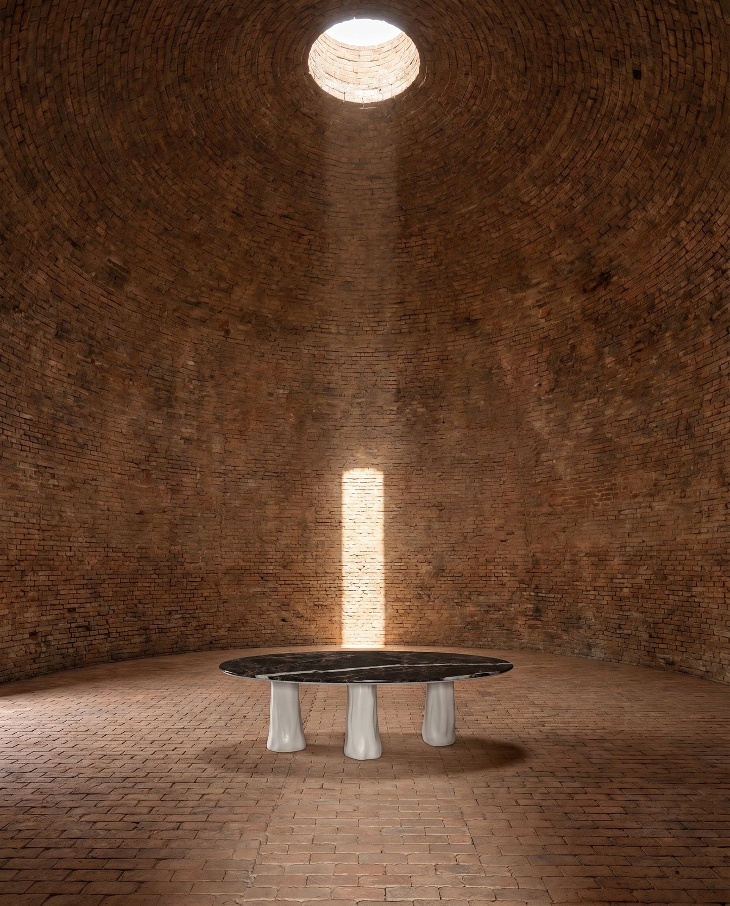 Plure Dining Table